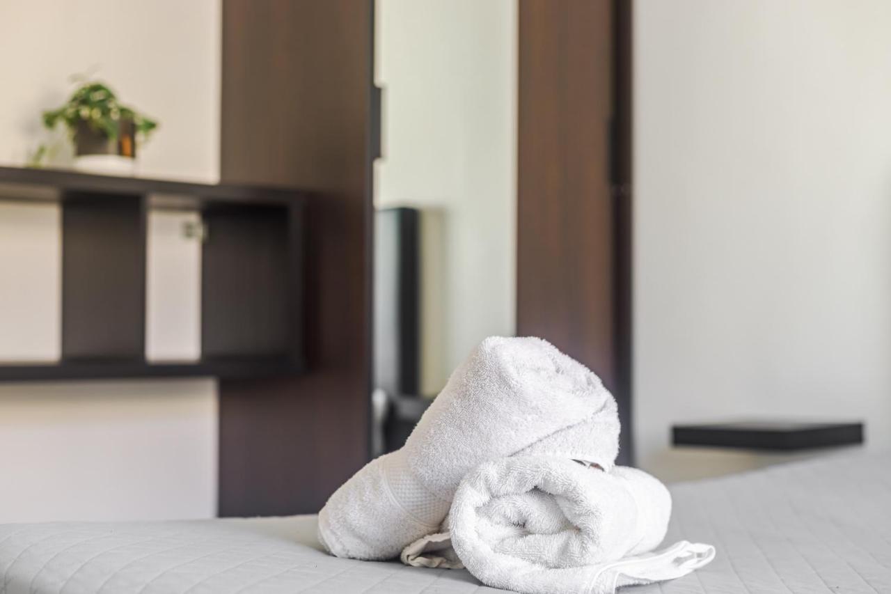 Sleeptubal Moderne Accommodatie Alhos Vedros Exteriör bild